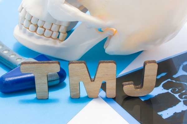 TMJ side of skull and partial xray of jaw